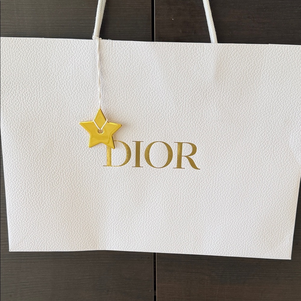 Dior Elegant White and Gold Paper shopping bag - Picture 2 of 5